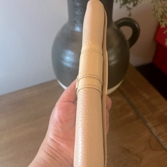 Chloe C-Logo Long Wallet - Picture 7 of 11